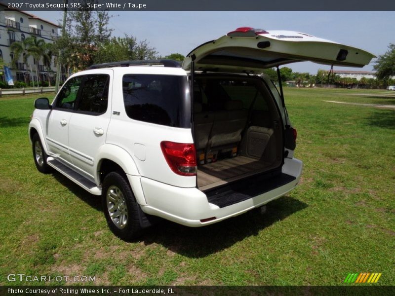 Super White / Taupe 2007 Toyota Sequoia SR5