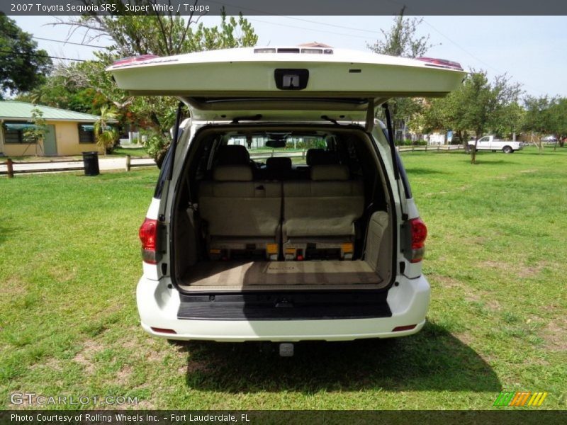 Super White / Taupe 2007 Toyota Sequoia SR5