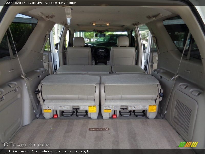  2007 Sequoia SR5 Trunk