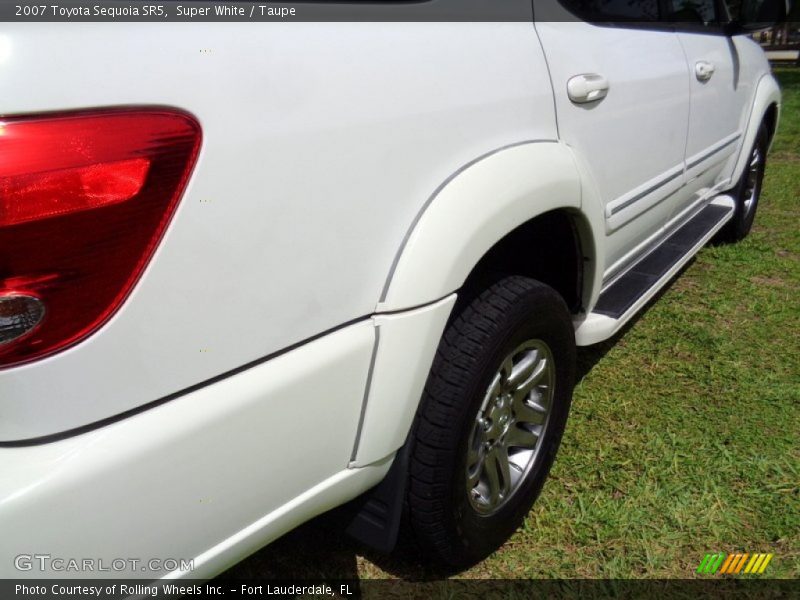 Super White / Taupe 2007 Toyota Sequoia SR5