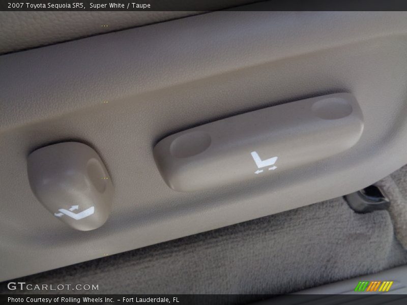 Super White / Taupe 2007 Toyota Sequoia SR5