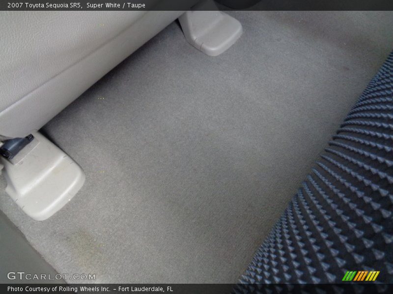 Super White / Taupe 2007 Toyota Sequoia SR5