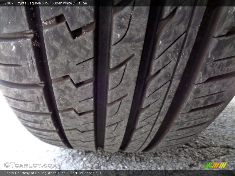 Super White / Taupe 2007 Toyota Sequoia SR5
