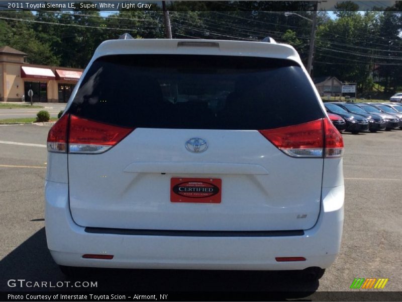 Super White / Light Gray 2011 Toyota Sienna LE