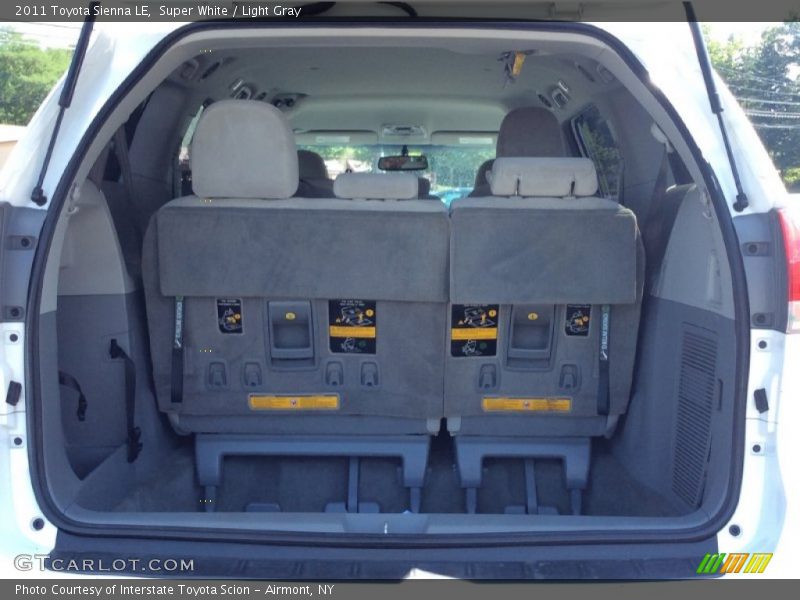 Super White / Light Gray 2011 Toyota Sienna LE