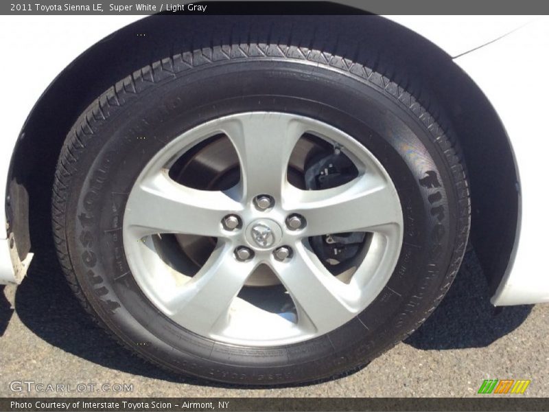 Super White / Light Gray 2011 Toyota Sienna LE