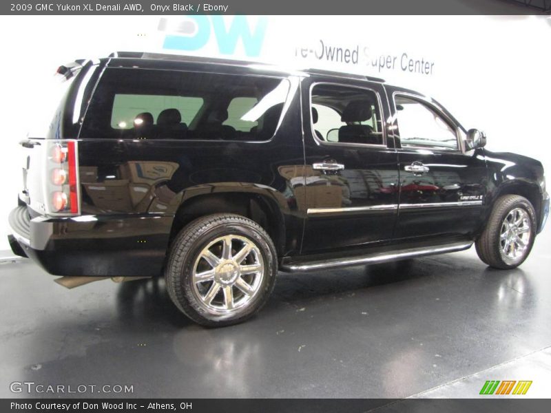 Onyx Black / Ebony 2009 GMC Yukon XL Denali AWD