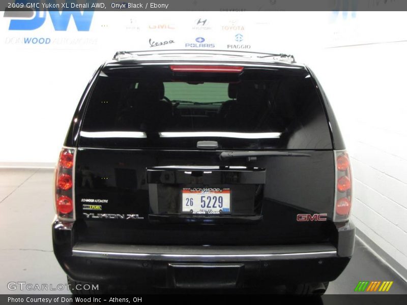 Onyx Black / Ebony 2009 GMC Yukon XL Denali AWD