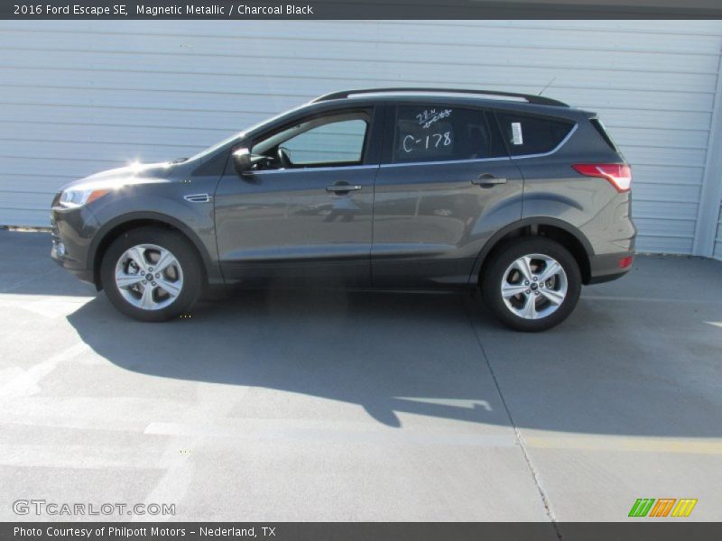 Magnetic Metallic / Charcoal Black 2016 Ford Escape SE