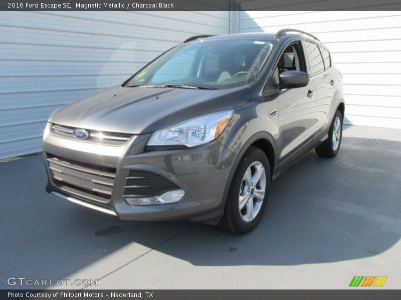 Magnetic Metallic / Charcoal Black 2016 Ford Escape SE