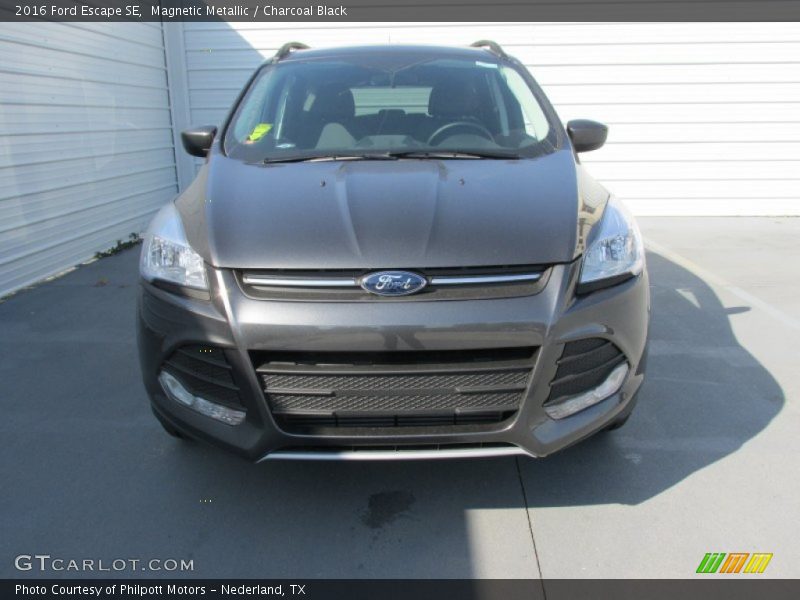 Magnetic Metallic / Charcoal Black 2016 Ford Escape SE