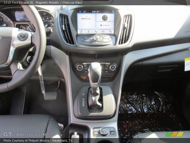 Magnetic Metallic / Charcoal Black 2016 Ford Escape SE