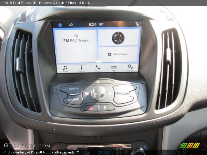 Magnetic Metallic / Charcoal Black 2016 Ford Escape SE