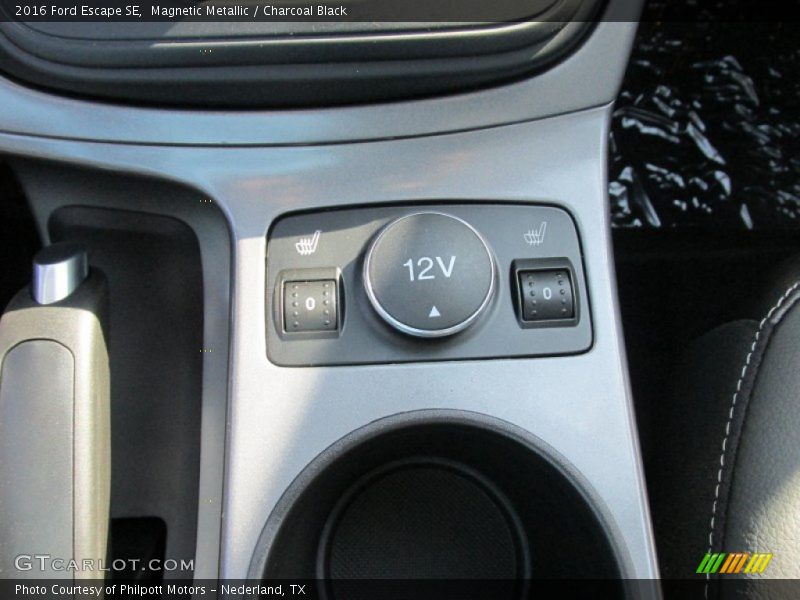 Magnetic Metallic / Charcoal Black 2016 Ford Escape SE