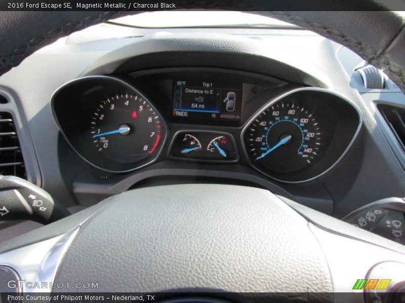 Magnetic Metallic / Charcoal Black 2016 Ford Escape SE