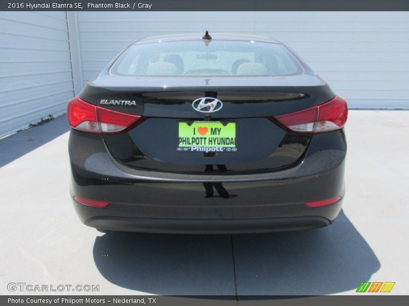 Phantom Black / Gray 2016 Hyundai Elantra SE