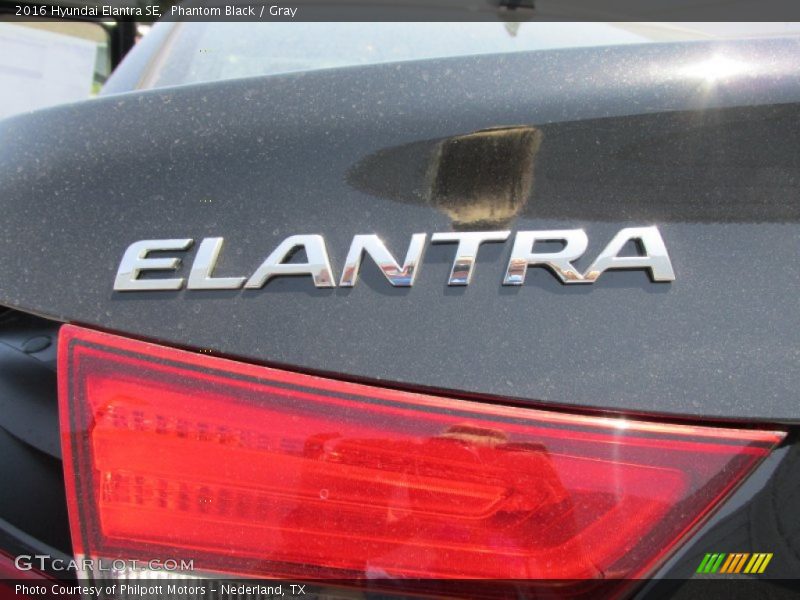 Phantom Black / Gray 2016 Hyundai Elantra SE