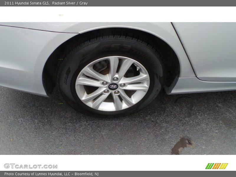 Radiant Silver / Gray 2011 Hyundai Sonata GLS