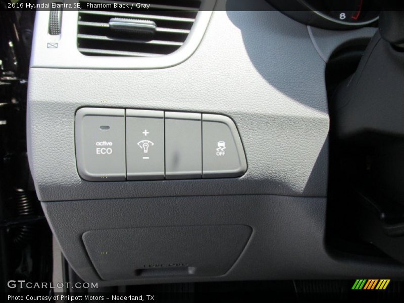 Phantom Black / Gray 2016 Hyundai Elantra SE