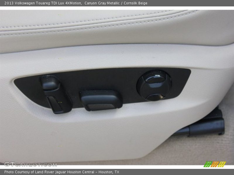 Canyon Gray Metallic / Cornsilk Beige 2013 Volkswagen Touareg TDI Lux 4XMotion