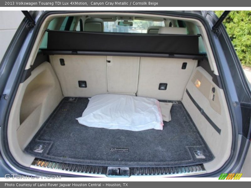 Canyon Gray Metallic / Cornsilk Beige 2013 Volkswagen Touareg TDI Lux 4XMotion