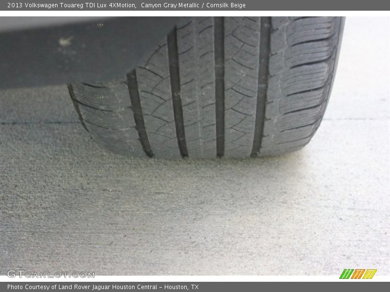 Canyon Gray Metallic / Cornsilk Beige 2013 Volkswagen Touareg TDI Lux 4XMotion
