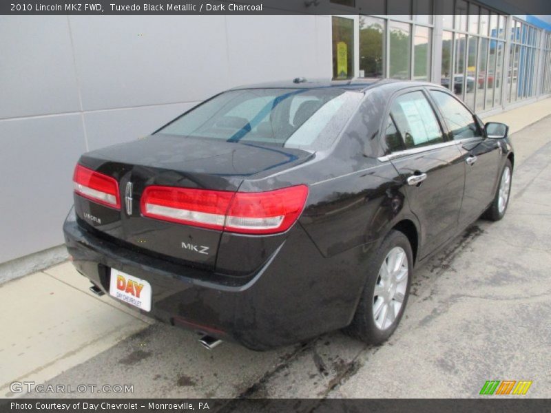 Tuxedo Black Metallic / Dark Charcoal 2010 Lincoln MKZ FWD