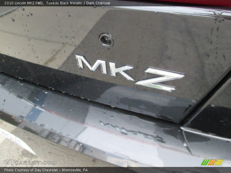 Tuxedo Black Metallic / Dark Charcoal 2010 Lincoln MKZ FWD
