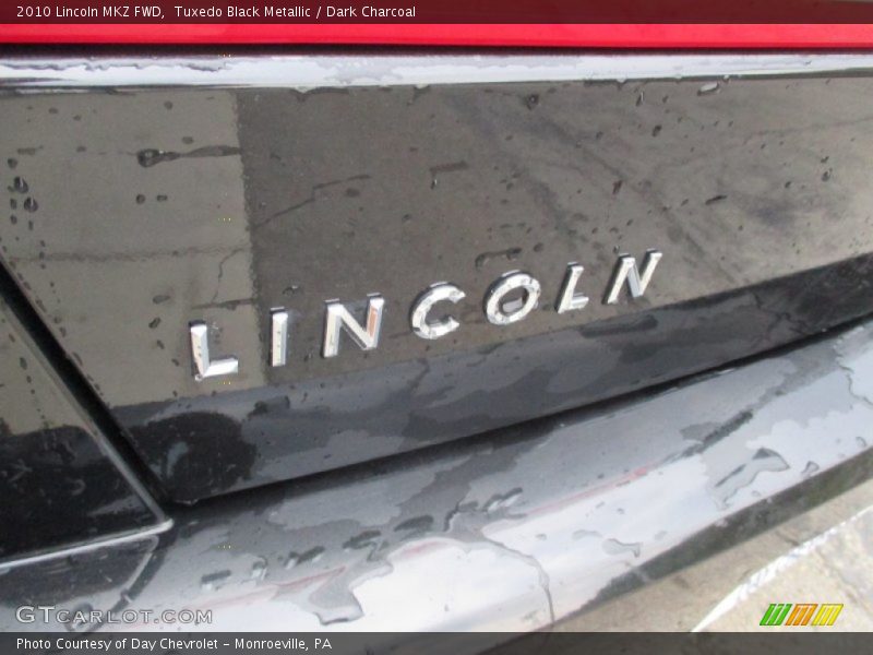 Tuxedo Black Metallic / Dark Charcoal 2010 Lincoln MKZ FWD