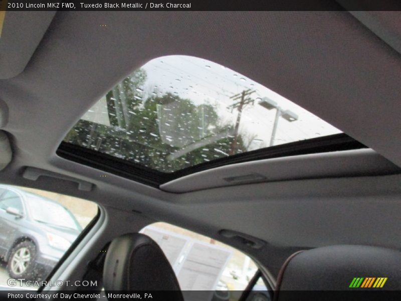 Tuxedo Black Metallic / Dark Charcoal 2010 Lincoln MKZ FWD