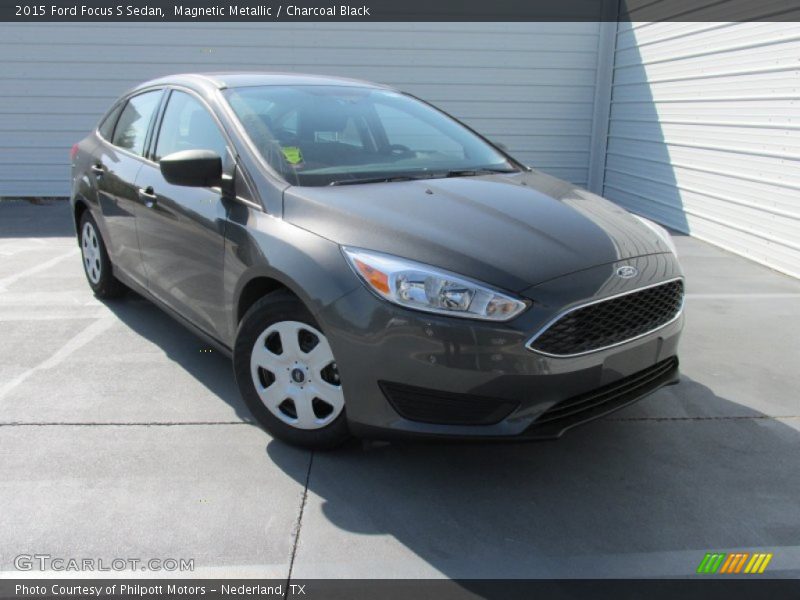 Magnetic Metallic / Charcoal Black 2015 Ford Focus S Sedan