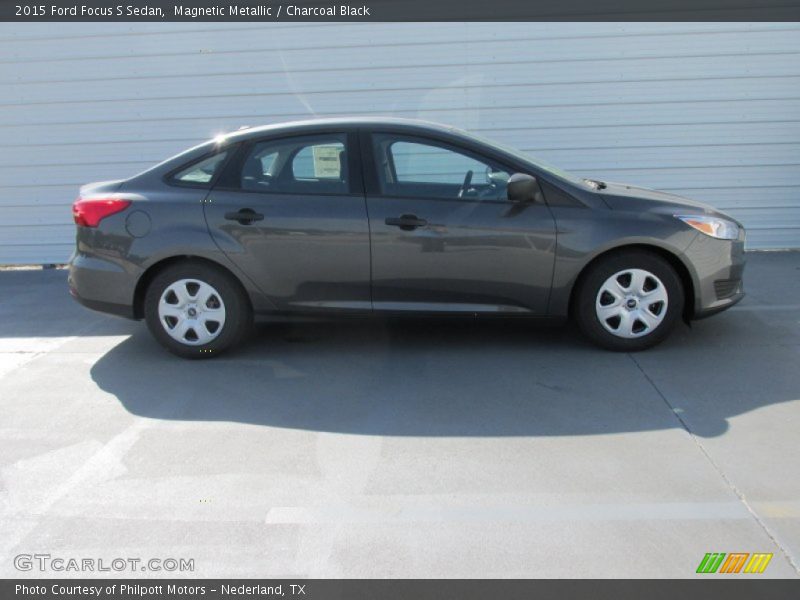Magnetic Metallic / Charcoal Black 2015 Ford Focus S Sedan