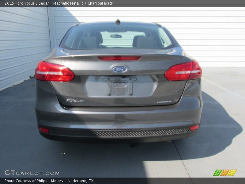 Magnetic Metallic / Charcoal Black 2015 Ford Focus S Sedan