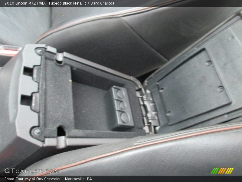 Tuxedo Black Metallic / Dark Charcoal 2010 Lincoln MKZ FWD