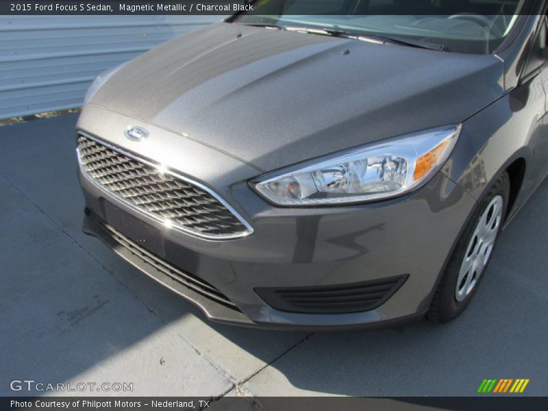 Magnetic Metallic / Charcoal Black 2015 Ford Focus S Sedan