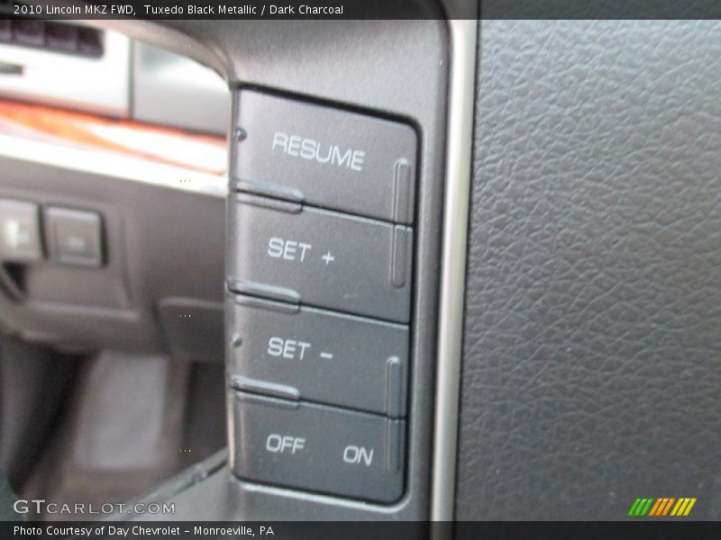 Tuxedo Black Metallic / Dark Charcoal 2010 Lincoln MKZ FWD