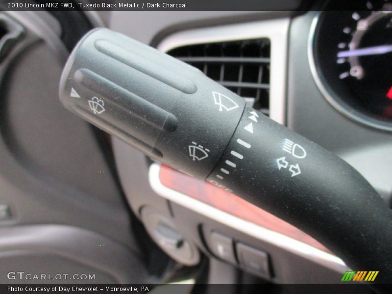 Tuxedo Black Metallic / Dark Charcoal 2010 Lincoln MKZ FWD