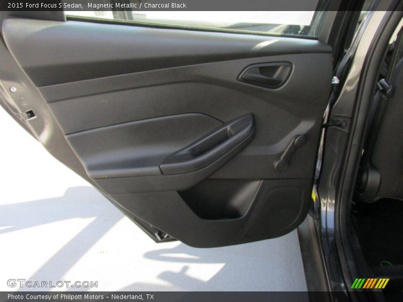 Magnetic Metallic / Charcoal Black 2015 Ford Focus S Sedan