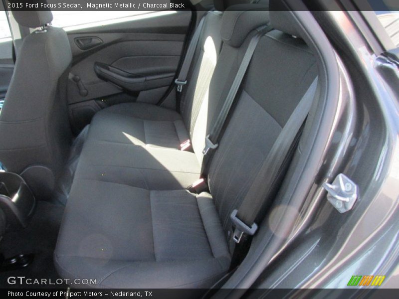 Magnetic Metallic / Charcoal Black 2015 Ford Focus S Sedan