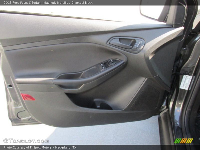 Magnetic Metallic / Charcoal Black 2015 Ford Focus S Sedan