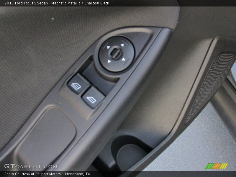 Magnetic Metallic / Charcoal Black 2015 Ford Focus S Sedan
