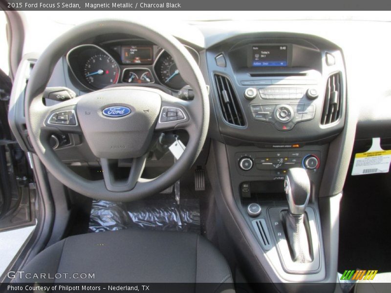 Magnetic Metallic / Charcoal Black 2015 Ford Focus S Sedan