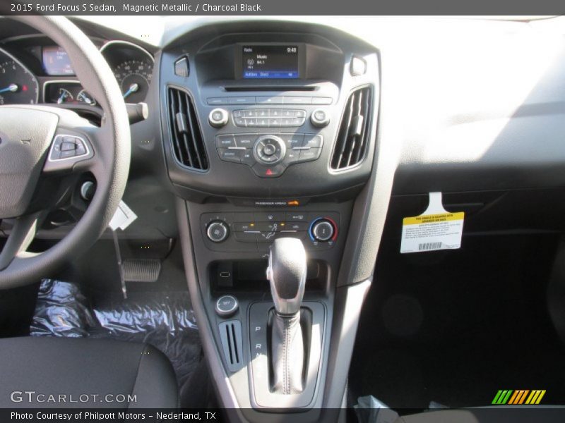 Magnetic Metallic / Charcoal Black 2015 Ford Focus S Sedan