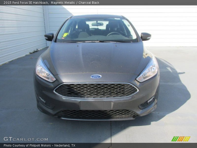 Magnetic Metallic / Charcoal Black 2015 Ford Focus SE Hatchback