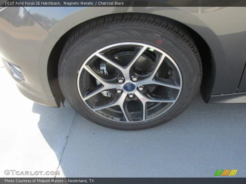 Magnetic Metallic / Charcoal Black 2015 Ford Focus SE Hatchback