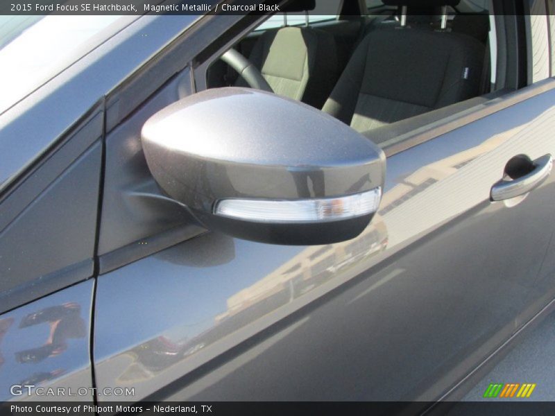 Magnetic Metallic / Charcoal Black 2015 Ford Focus SE Hatchback