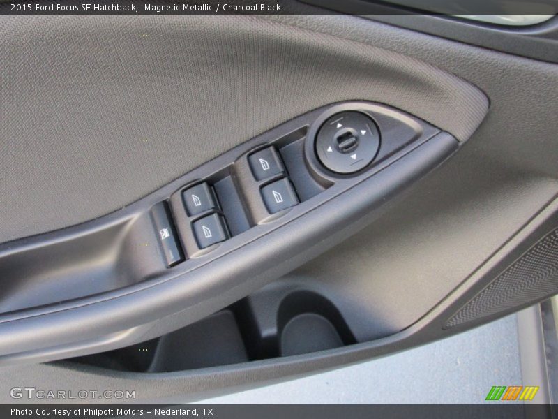 Magnetic Metallic / Charcoal Black 2015 Ford Focus SE Hatchback
