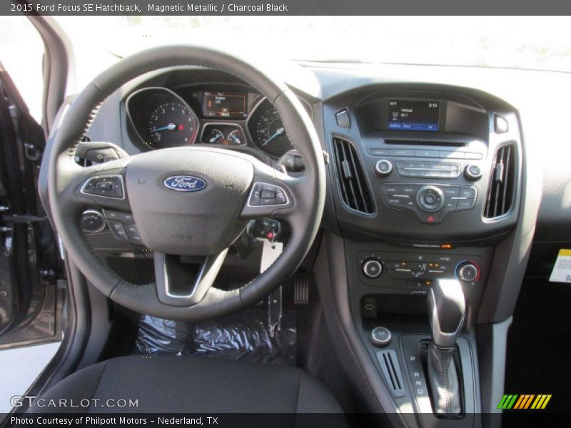 Magnetic Metallic / Charcoal Black 2015 Ford Focus SE Hatchback