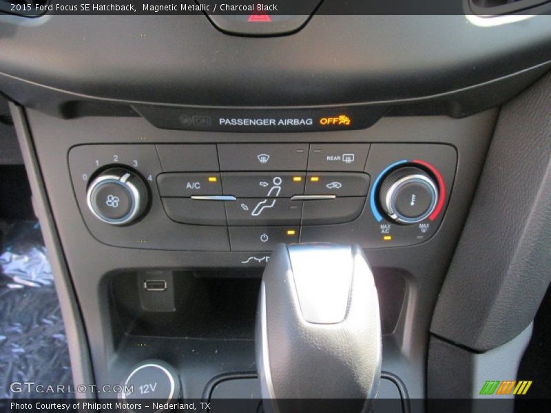 Magnetic Metallic / Charcoal Black 2015 Ford Focus SE Hatchback