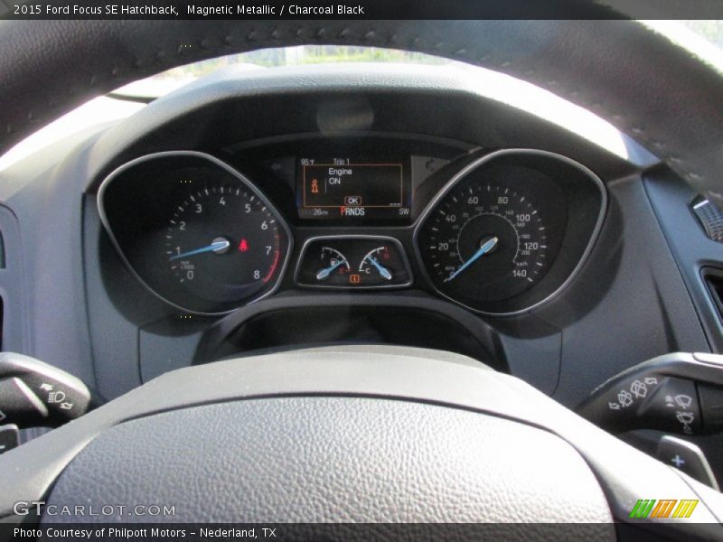 Magnetic Metallic / Charcoal Black 2015 Ford Focus SE Hatchback